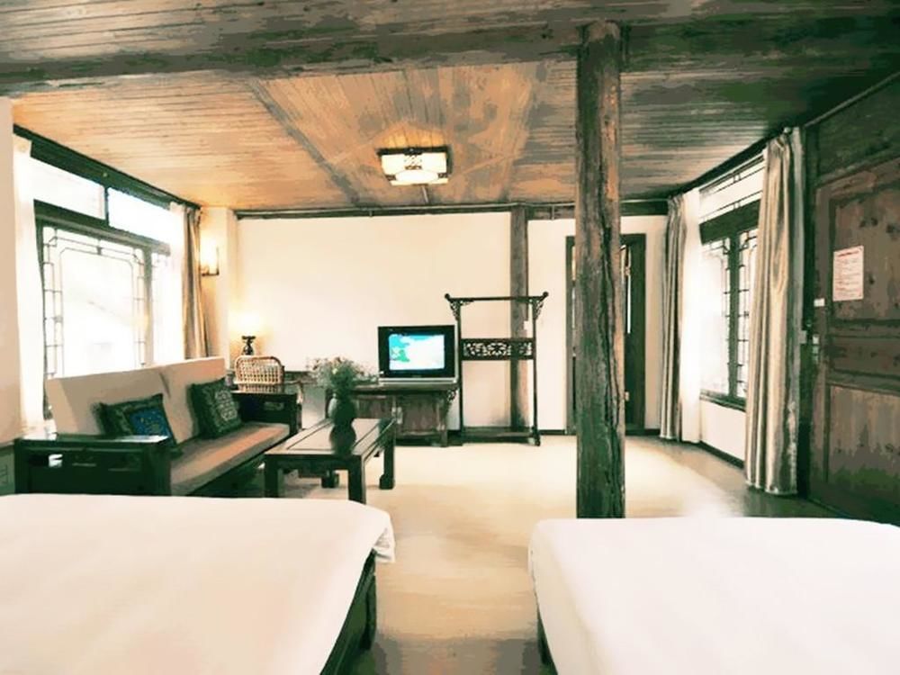 Golden Waterfront Inn Lijiang (Yunnan) Bagian luar foto